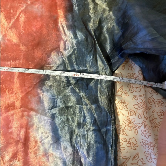 Colorful Ink Stained Satin V-neck Top M Short Sleeves Cropped Festival Hippie - Picture 6 of 7